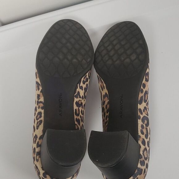 ARAVON Leopard Pumps - Size 8 - Picture 7 of 11